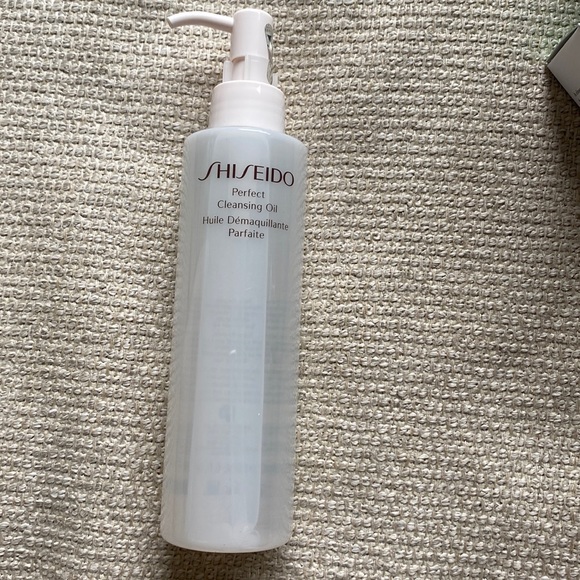 Shiseido Perfect Cleaning Oil - Picture 1 of 9